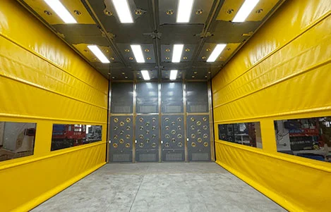 Cleanroom Door Guide: Swing, Sliding, Roll-Up, and Air-Tight Doors for Pressure Cascade Control